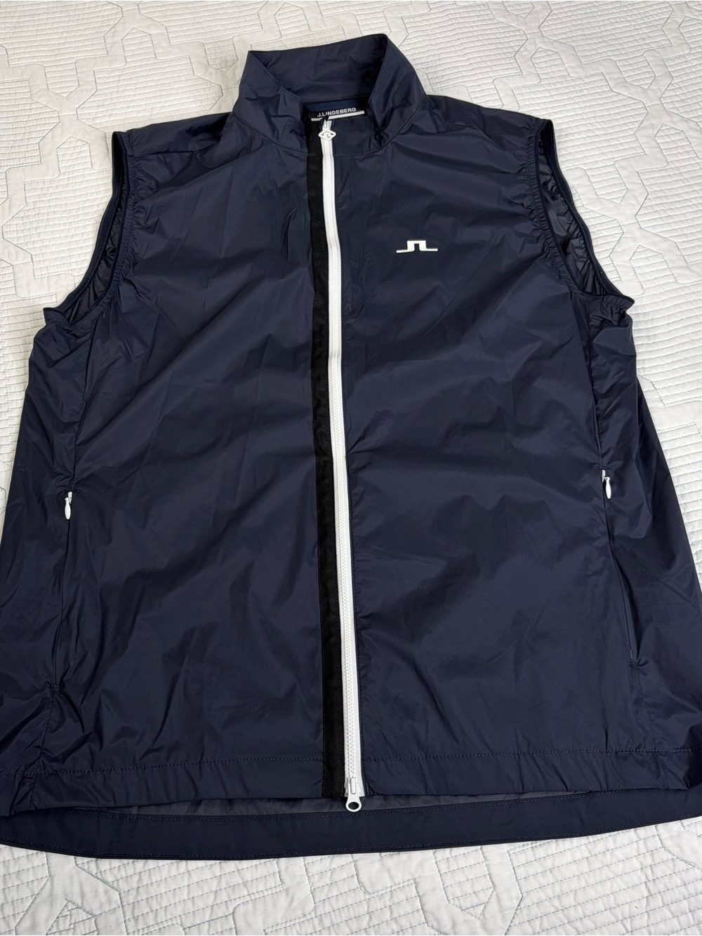 NEW J. Lindeberg Men's Ash Light Packable Water Lightweight Golf Vest-L